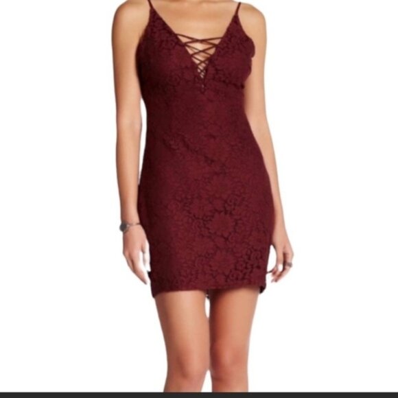 astr The Label Lace Dress - Picture 1 of 4